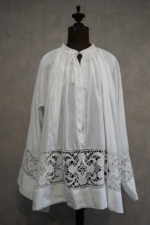 early 20th c. linen church smock with lace - フレンチ・ヴィンテージ アンティーク古着「Mindbenders  and Classics」