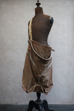 brown canvas shoulder bag for harvest