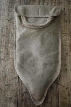 cir. early 20th c.jute case with 6 shirt bosoms