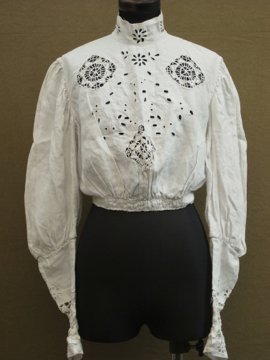 cir. 1890's linen blouse with lace
