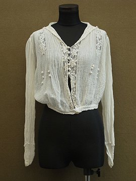 1910-1920's white blouse with lace
