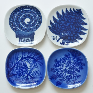 ARABIA・Gunvor Olin-Grönqvistデザインのクリスマスプレートを4種類掲載しました。