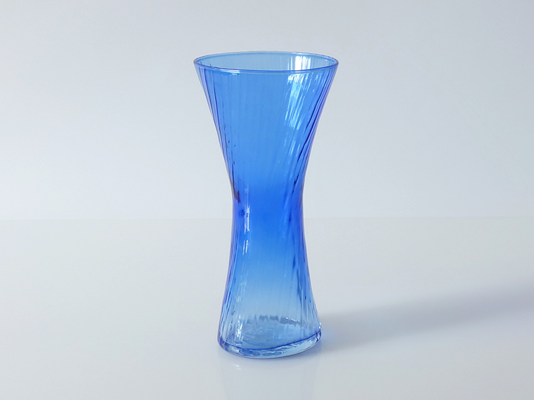 Nils Landberg　北欧/ガラス/花器/ビンテージ フィンランド製ヴィンテージグリーン花瓶 目を惹く美しさ