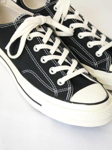 black unisex converse