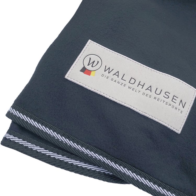 Waldhausen フリース馬着 WRF751（クロスストラップ付き） フリースラグ - 乗馬用品プラス｜馬具・乗馬用品のネット通販