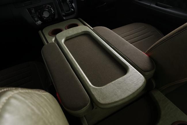 キャラバンセンターコンソール 楽天市場】E26キャラバン標準ボディ専用 IFUUIndustryセンター