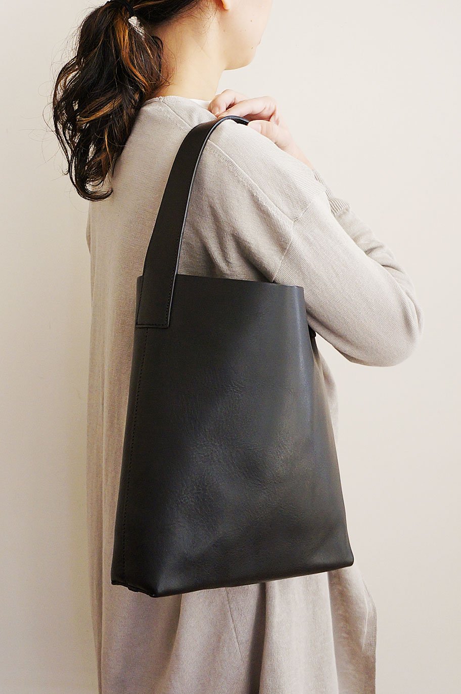 Vin one shoulder bag (S)・(M) - Vin - TONE online shop