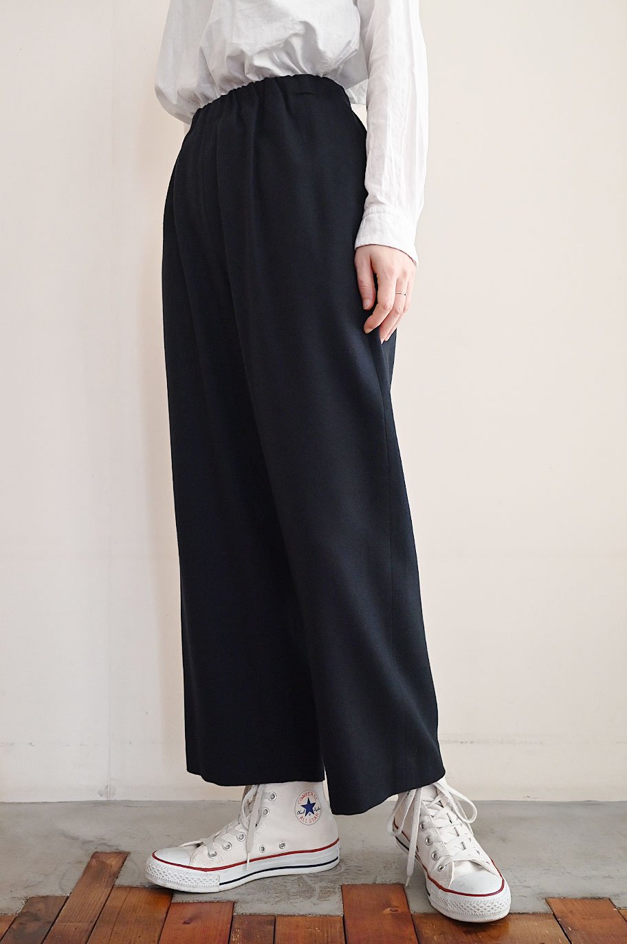 日本最大級 極美品 miu - miu ストレート ワイド パンツ 黒パンツ 