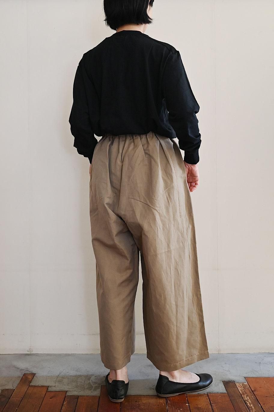 定価1.2万リネンギャザーパンツ 黒 ウエスト総ゴム共紐裏地付 38 最終値下 定価1.2万リネンギャザーパンツ 黒 ウエスト総ゴム共紐裏地付 38