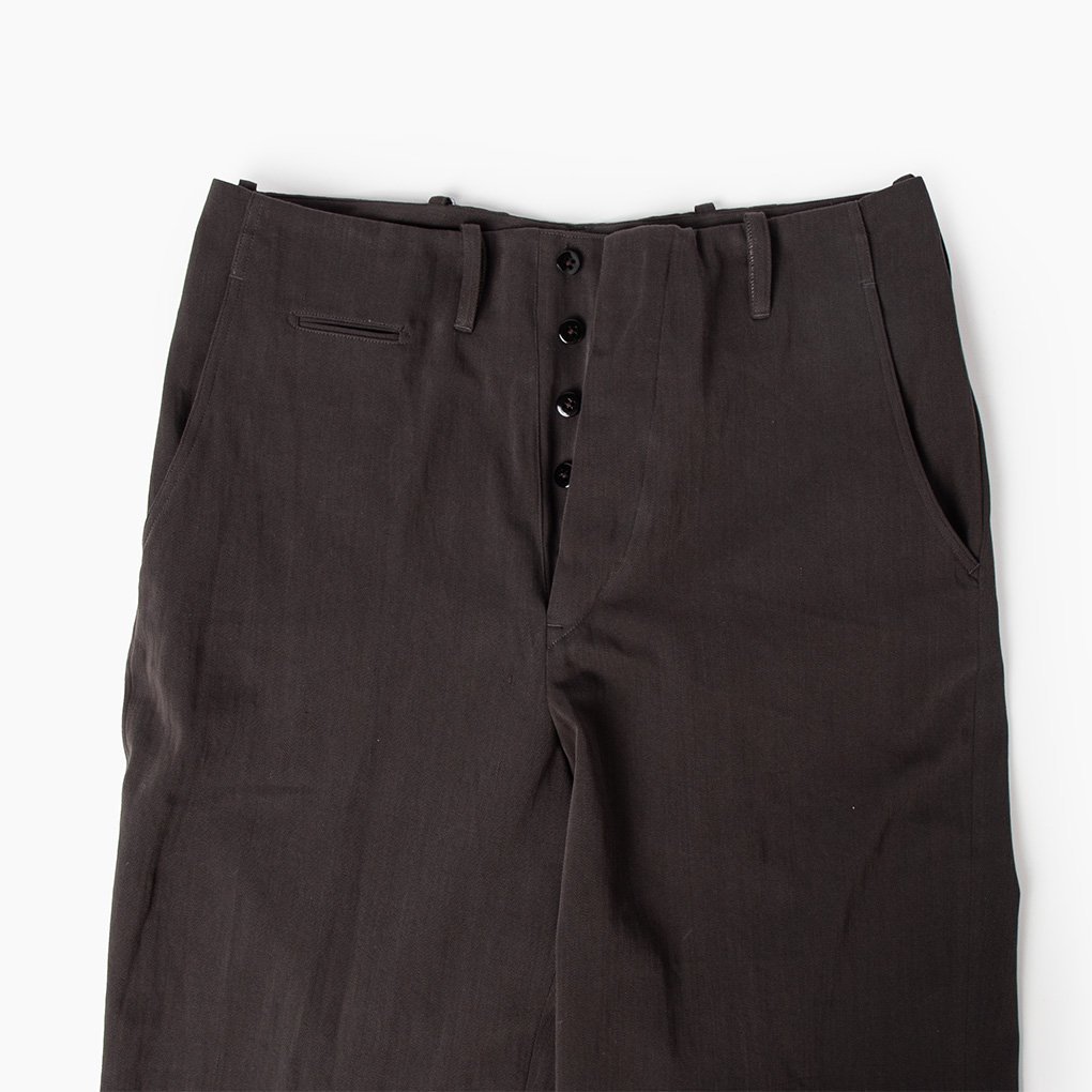 MAATEE&SONS / SMOOTH CHINO TROUSER - GRAY SHAMBRAY | ONE TENTH