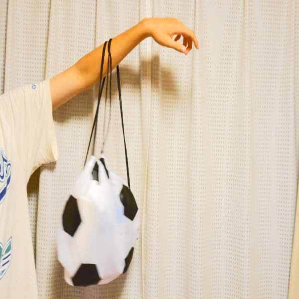 楽しくなるサッカーボール型巾着袋 | ボールグッズ通販サイト の 