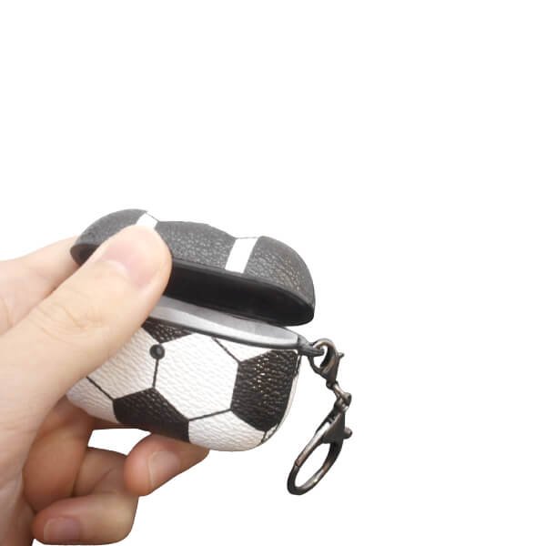 サッカーボール柄のフック付きAirPods Proケース(エアポッズプロケース