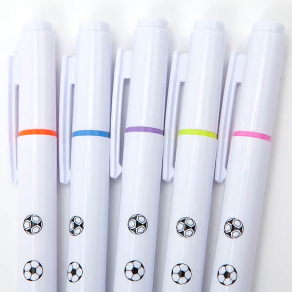 サッカーボール柄入り かわいいオリジナル蛍光ペン 逆側にボールペン １本 ボールグッズ通販サイト の グラシアス が販売中