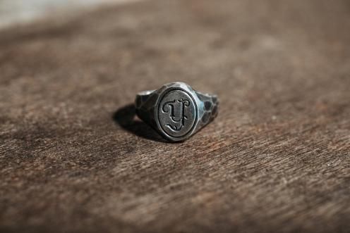 NOHEROES x YUJI signet ring - NOHEROES link:music:art NOHEROES x YUJI signet ring - NOHEROES link:music:art