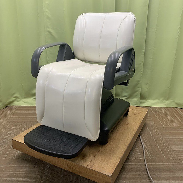 タカラベルモント　電動シャンプー椅子(えんじ色)その場合はお値引ご遠慮願います
