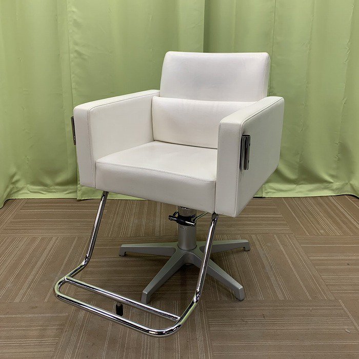 ②タカラベルモント スタイリングチェア LIM chair 01 ブラック