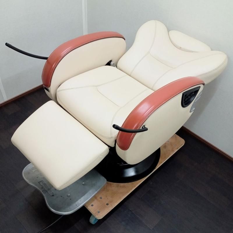 中古】タカラベルモント 理容椅子『 VARIO（ヴァリオ）』 アイボリー