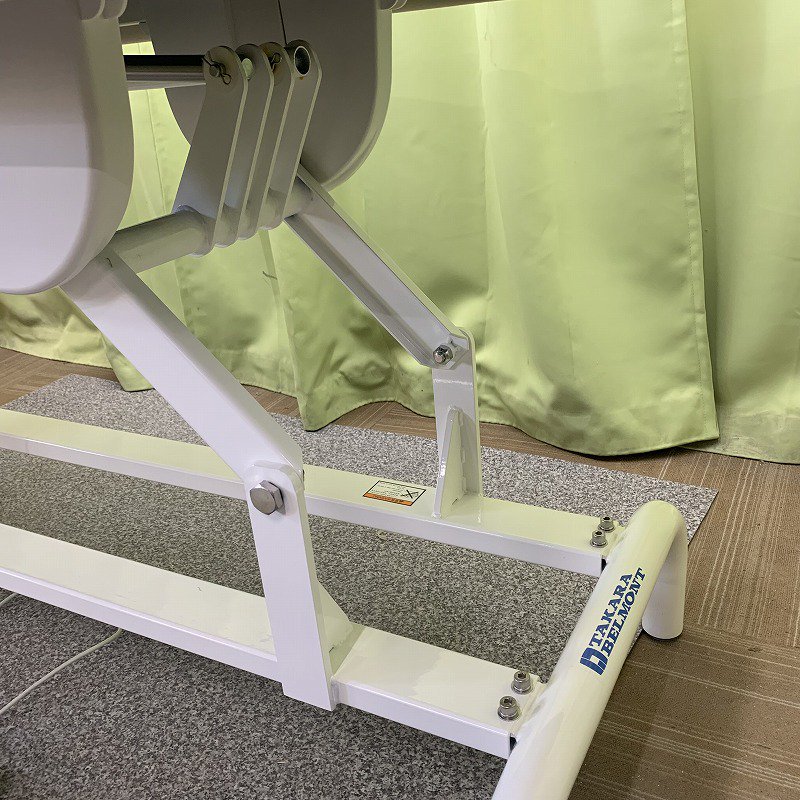 中古】タカラベルモント製 電動ベッド『Esthe Body Bed（エステボディベッド）』 - 美容機器・理容機器の中古買取・販売専門店｜美容革命