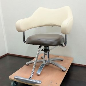 美容理容機器 セット椅子／中古｜中古美容機器・中古理容機器・中古エステ機器の買取・販売なら美容革命へ