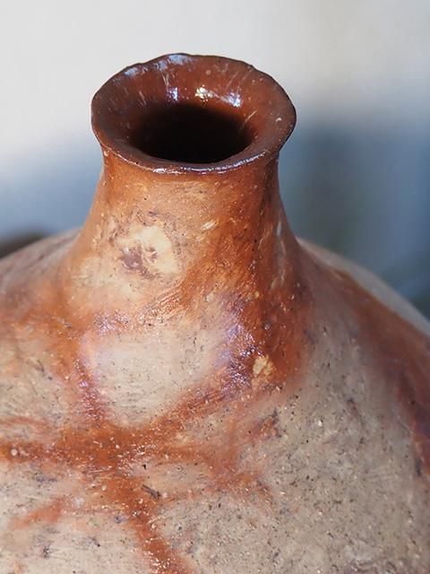 新作・横山直樹の備前花器・緋襷（ひだすき） | 備前焼きならではの風情と洋の雰囲気を持つ花入れ - アイアン花器・備前焼のセレクトショップ 〜花ほうろ〜