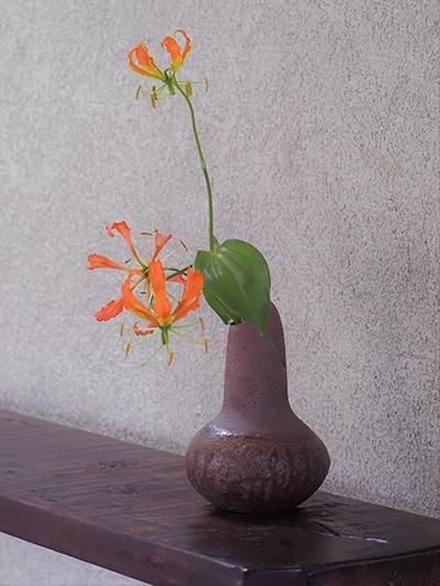 新作！ 備前焼作家・藤田祥の花入れ～