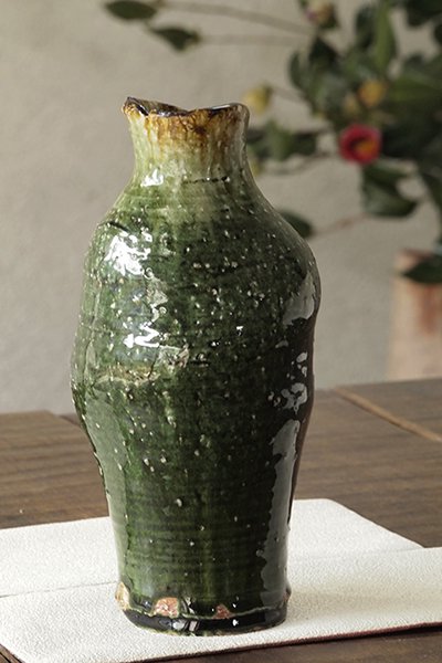 織部釉が素敵です！ 現代陶芸作家・星野暁さんの花器