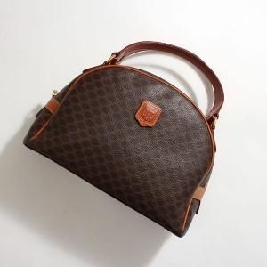 CELINE セリーヌ ビジネスバッグ ブラウン レザー A4 ヴィンテージ CELINE（ビジネスバッグ）のフリマアイテム一覧