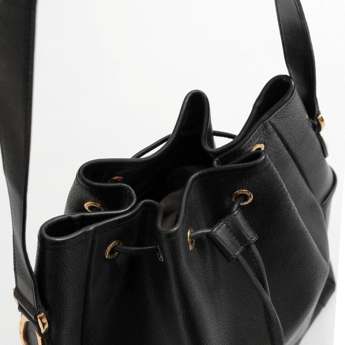 グッチ　レザー　巾着　ショルダーバッグ　ブラック　ヴィンテージ GUCCI グッチ バンブー レザー 巾着 ショルダーバッグ ブラック