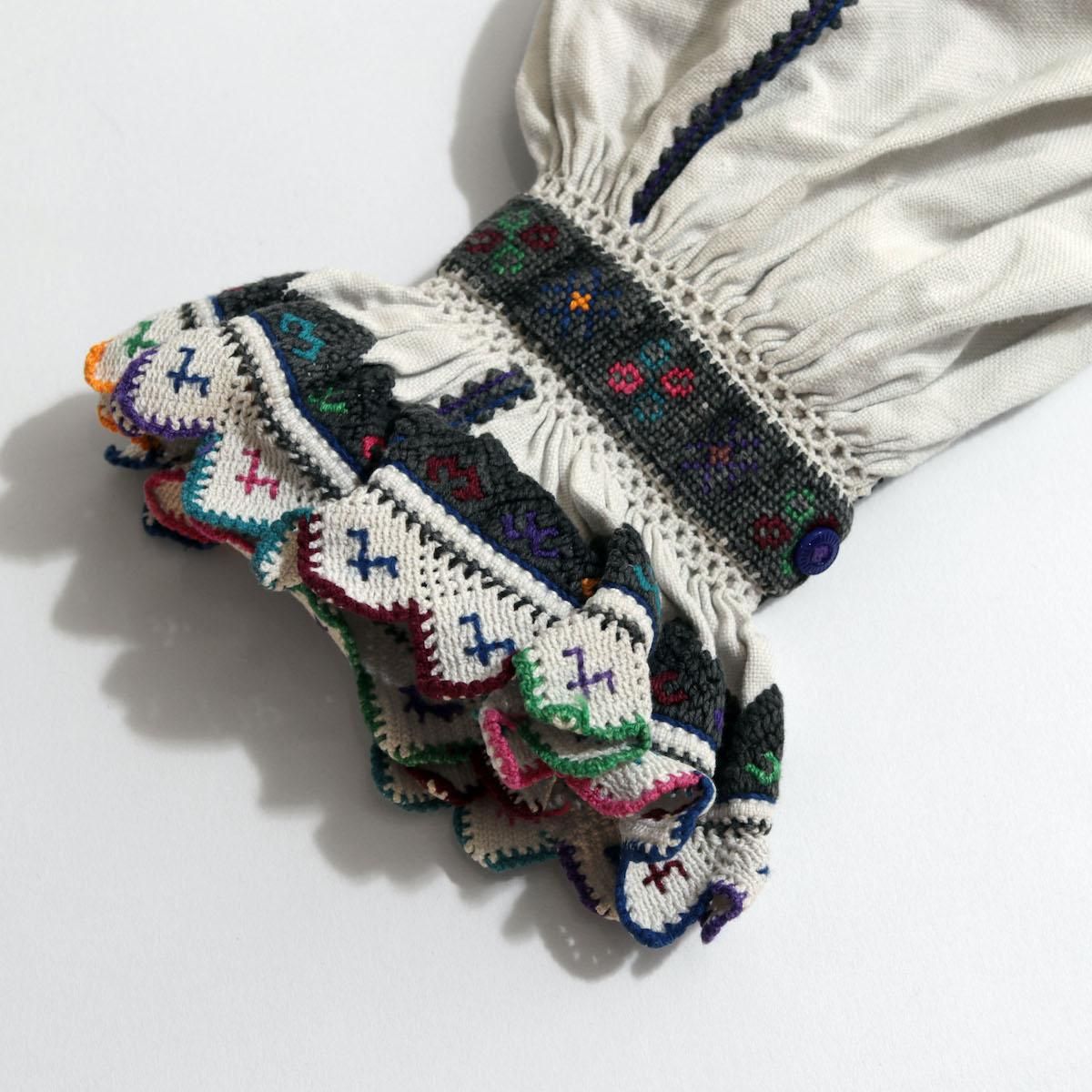 レディース] ヴィンテージ ルーマニアブラウス ブラック マルチカラー