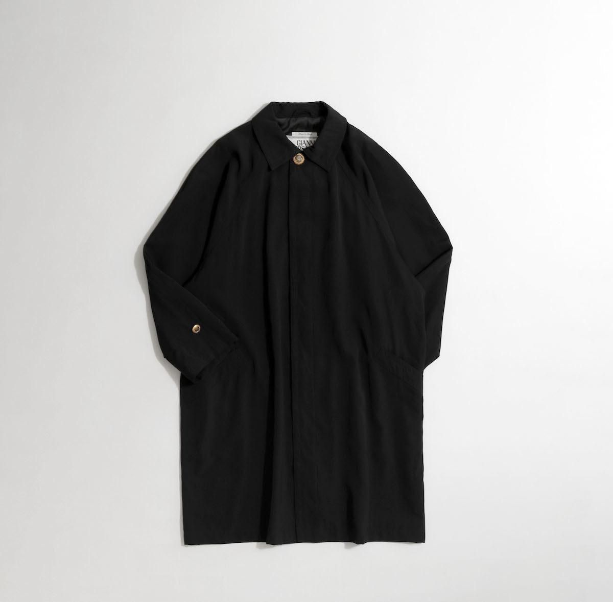 ジャンニ ヴェルサーチ GIANNI VERSAGE ステンカラーコート 来ら 黒