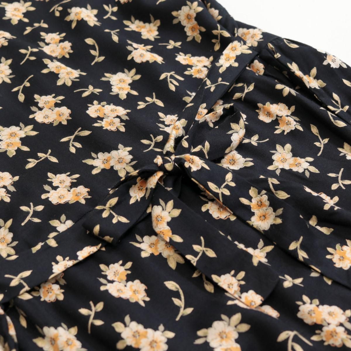 vintage プリンセスカイウラニ　ジャンプスーツ 黒地×花柄 ヴィンテージスタイル グレー/シルバー 迷彩柄/バラ柄/カモフラ