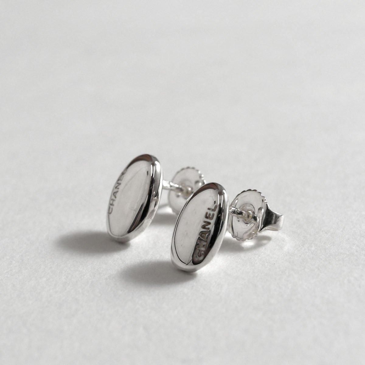 CHANEL ビーンズロゴピアス silver925アクセサリー