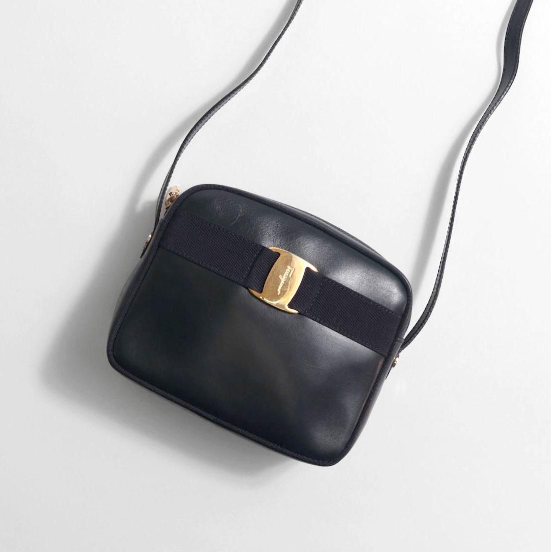 レディース] ヴィンテージ サルヴァトーレフェラガモ ヴァラ ショルダーバッグ ネイビー [Salvatore Ferragamo] 9080-9