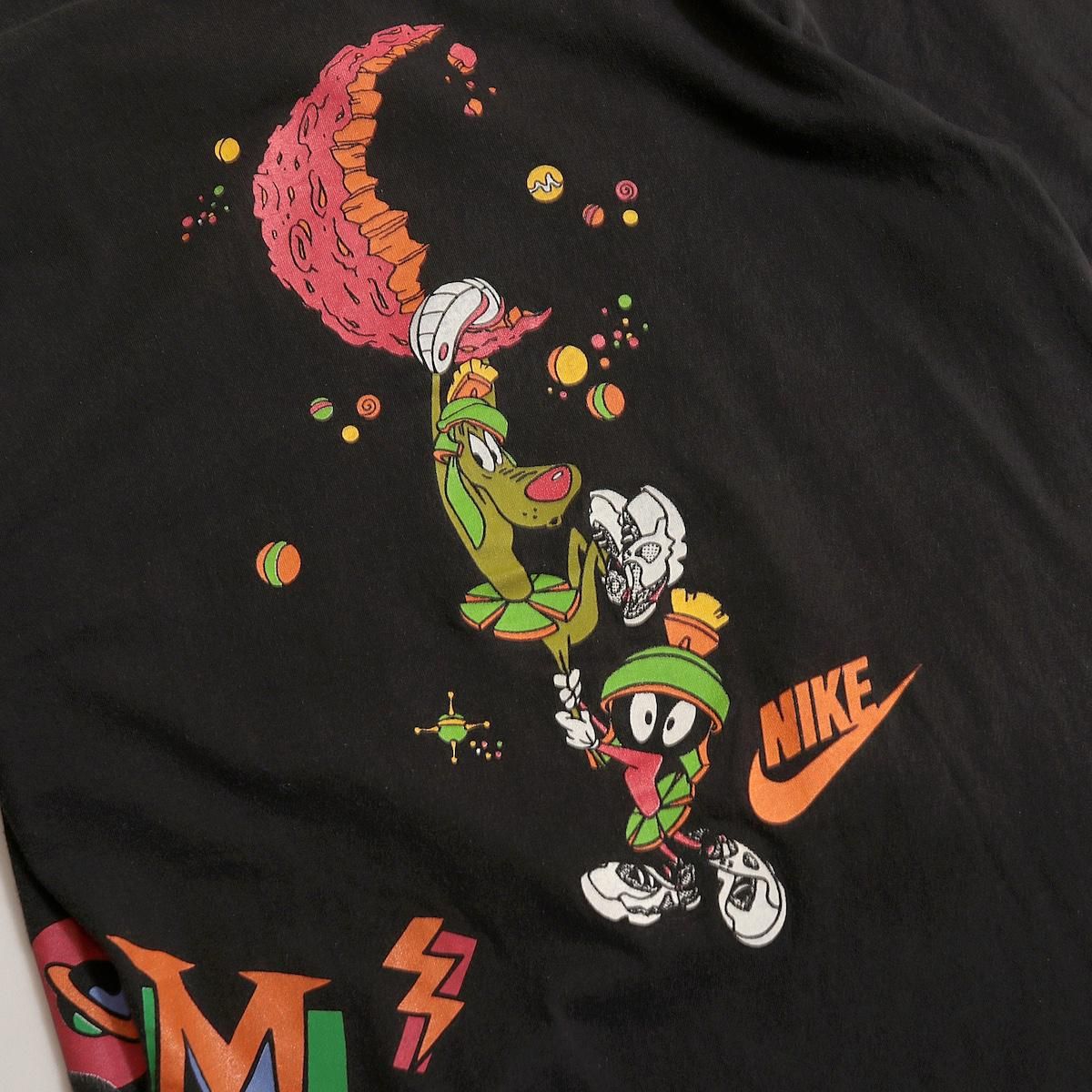 【NIKE】ヴィンテージ バスケットボールTシャツ 90s風 赤×黒 1990s NIKE バグスバニー Tシャツ | ヴィンテージ - レディース