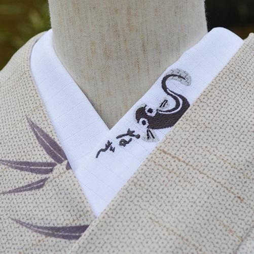 yurimama様✨珍しいイチゴのデザイン華やかな刺繍半襟✨日本製