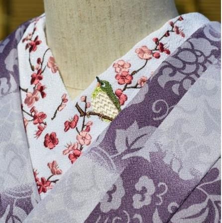 小紋 着物 白地 赤い鳥刺繍 BODYLINE - 屏風 刺繍琵琶袖丸襟短衫 赤金色長袖アウター 明製