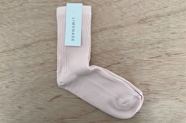 <img class='new_mark_img1' src='https://img.shop-pro.jp/img/new/icons14.gif' style='border:none;display:inline;margin:0px;padding:0px;width:auto;' />LIMONADE Rib Ankle Socks light rose