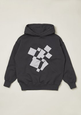 <img class='new_mark_img1' src='https://img.shop-pro.jp/img/new/icons16.gif' style='border:none;display:inline;margin:0px;padding:0px;width:auto;' />40%off AW23 Main Story Hoodie Phantom