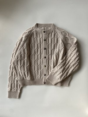 <img class='new_mark_img1' src='https://img.shop-pro.jp/img/new/icons14.gif' style='border:none;display:inline;margin:0px;padding:0px;width:auto;' />AW23 bieq FLO cardigan - off white  ADULT