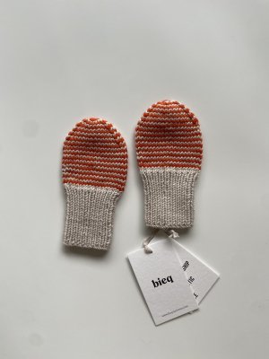 <img class='new_mark_img1' src='https://img.shop-pro.jp/img/new/icons14.gif' style='border:none;display:inline;margin:0px;padding:0px;width:auto;' />AW23 bieq MOK mittens - striped