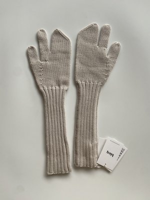 <img class='new_mark_img1' src='https://img.shop-pro.jp/img/new/icons14.gif' style='border:none;display:inline;margin:0px;padding:0px;width:auto;' />AW23 bieq BARTS mittens - offwhite ADULT