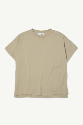 <img class='new_mark_img1' src='https://img.shop-pro.jp/img/new/icons14.gif' style='border:none;display:inline;margin:0px;padding:0px;width:auto;' />SS24 Main Story Oversized Tee - Putty