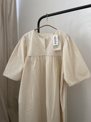 <img class='new_mark_img1' src='https://img.shop-pro.jp/img/new/icons14.gif' style='border:none;display:inline;margin:0px;padding:0px;width:auto;' />SS24 Aiayu Enola dress - Pure Ecru