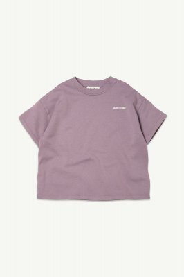 <img class='new_mark_img1' src='https://img.shop-pro.jp/img/new/icons14.gif' style='border:none;display:inline;margin:0px;padding:0px;width:auto;' />AW24 Main Story 	Sweat Tee Elderberry