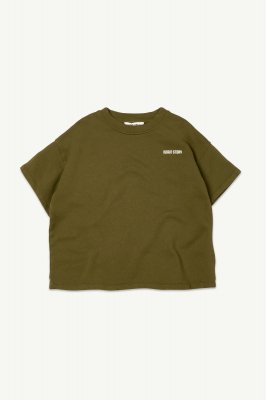 <img class='new_mark_img1' src='https://img.shop-pro.jp/img/new/icons14.gif' style='border:none;display:inline;margin:0px;padding:0px;width:auto;' />AW24 Main Story 	Sweat Tee Tapenade