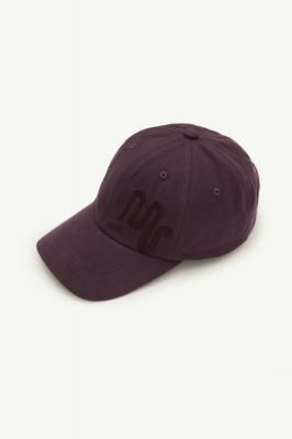 <img class='new_mark_img1' src='https://img.shop-pro.jp/img/new/icons14.gif' style='border:none;display:inline;margin:0px;padding:0px;width:auto;' />AW25 Main Story Cap - Burgundy