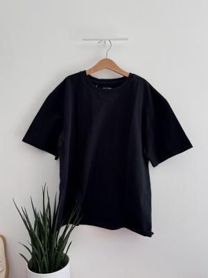 <img class='new_mark_img1' src='https://img.shop-pro.jp/img/new/icons14.gif' style='border:none;display:inline;margin:0px;padding:0px;width:auto;' />American Vintage KID'S T-SHIRT FIZVALLEY  |  BLACK