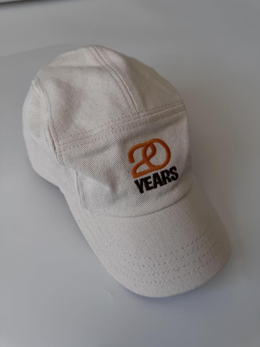 <img class='new_mark_img1' src='https://img.shop-pro.jp/img/new/icons14.gif' style='border:none;display:inline;margin:0px;padding:0px;width:auto;' />American Vintage Unisex CAP Snopdog - 20years/ecru