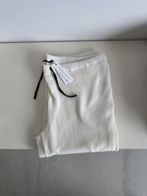 <img class='new_mark_img1' src='https://img.shop-pro.jp/img/new/icons14.gif' style='border:none;display:inline;margin:0px;padding:0px;width:auto;' />AW25 ALBUM DI FAMIGLIA - BASIC TROUSERS JP (MILK)