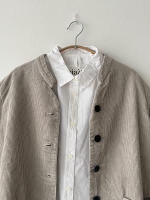 <img class='new_mark_img1' src='https://img.shop-pro.jp/img/new/icons14.gif' style='border:none;display:inline;margin:0px;padding:0px;width:auto;' />AW25 Aiayu Angela jacket corduroy - Silver

